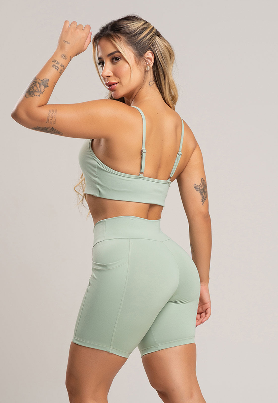 Short Bolsos Cintura Alta Feminina Poliamida Preto - MVB MODAS