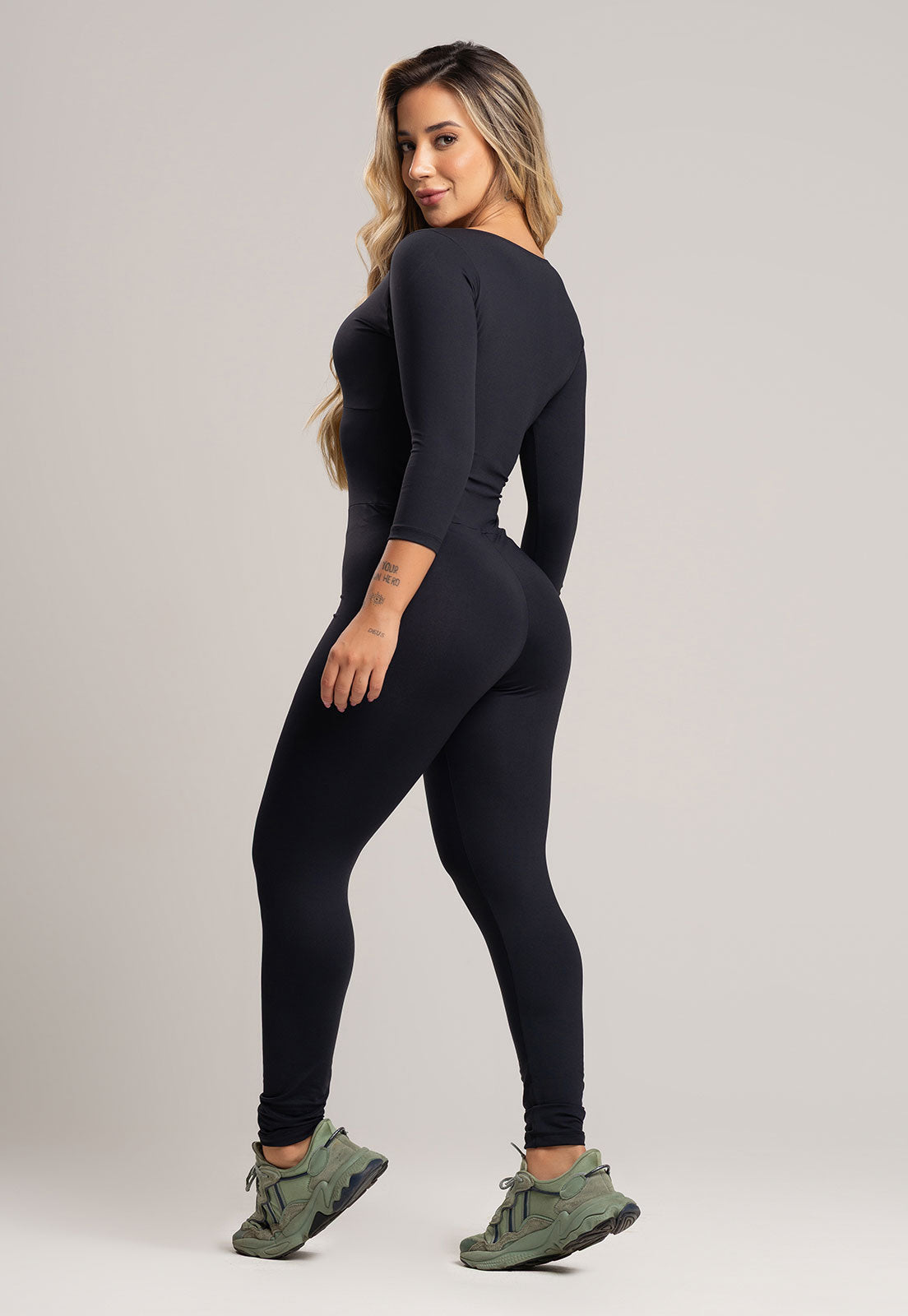 Macacão Fitness Manga 3/4 Costa Fechada Poliamida Mousse - MVB MODAS