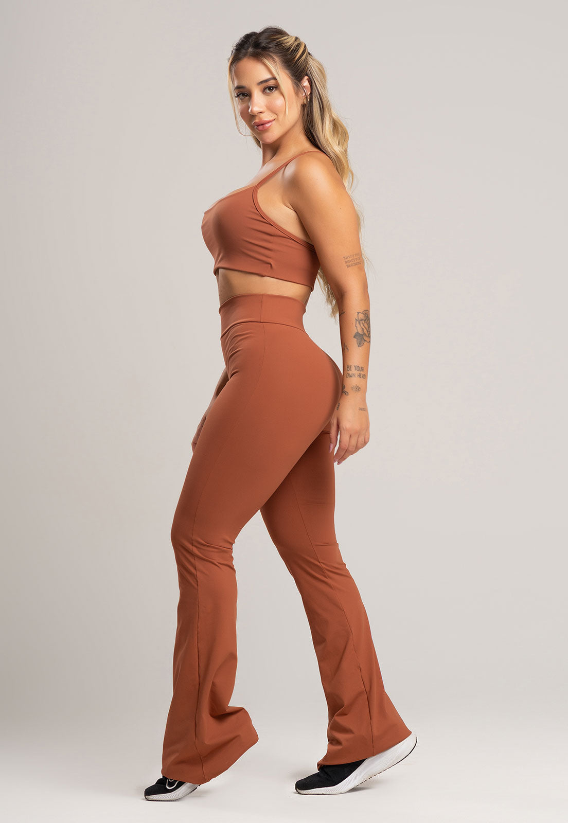 Calça Flare Pantalona Cintura Alta Poliamida Preto - MVB MODAS