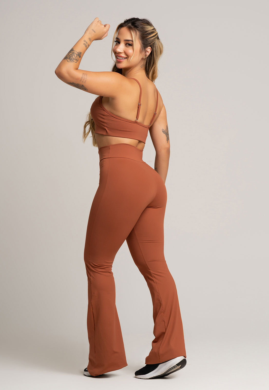 Calça Flare Pantalona Cintura Alta Poliamida Preto - MVB MODAS