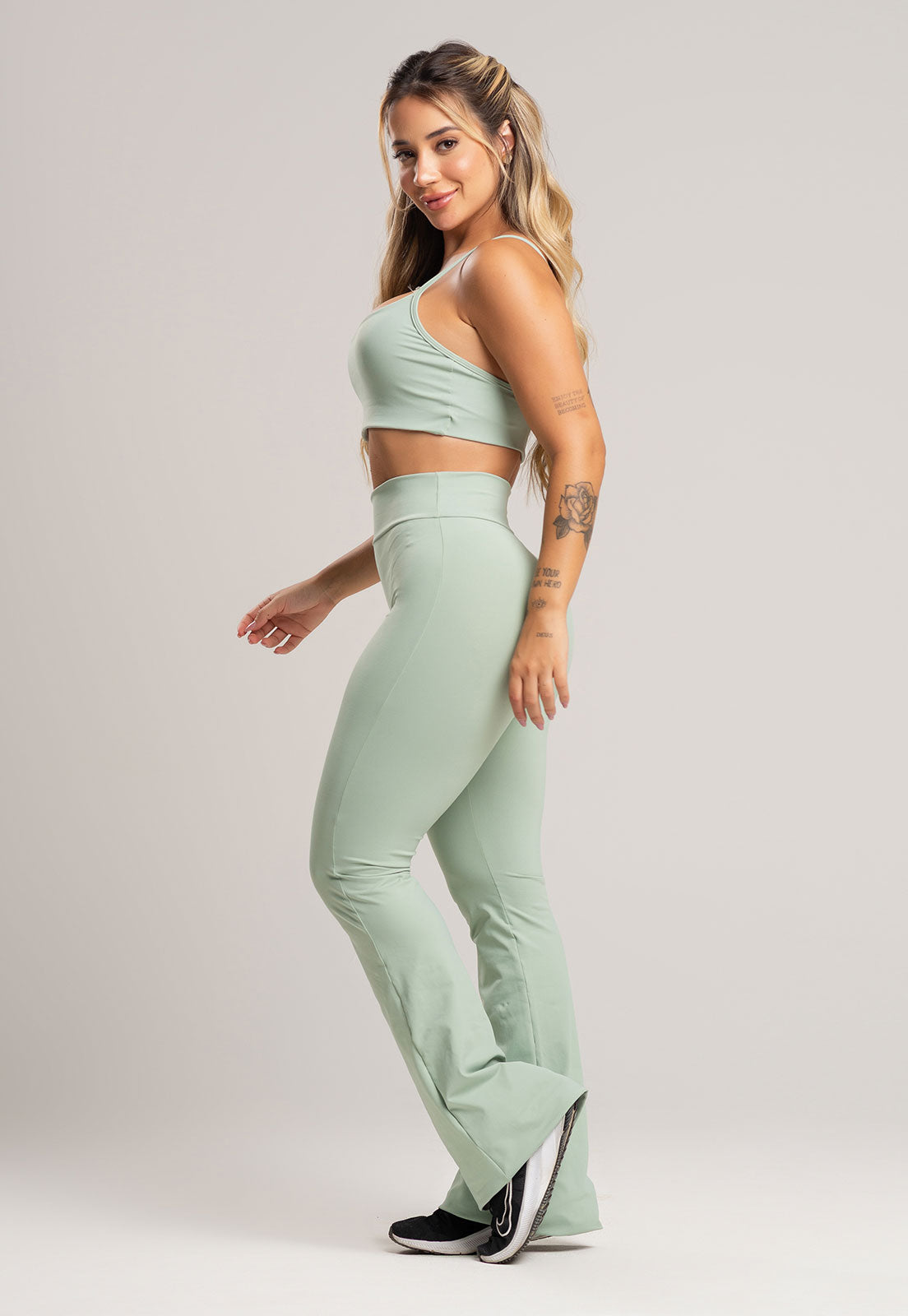 Calça Flare Pantalona Cintura Alta Poliamida Preto - MVB MODAS