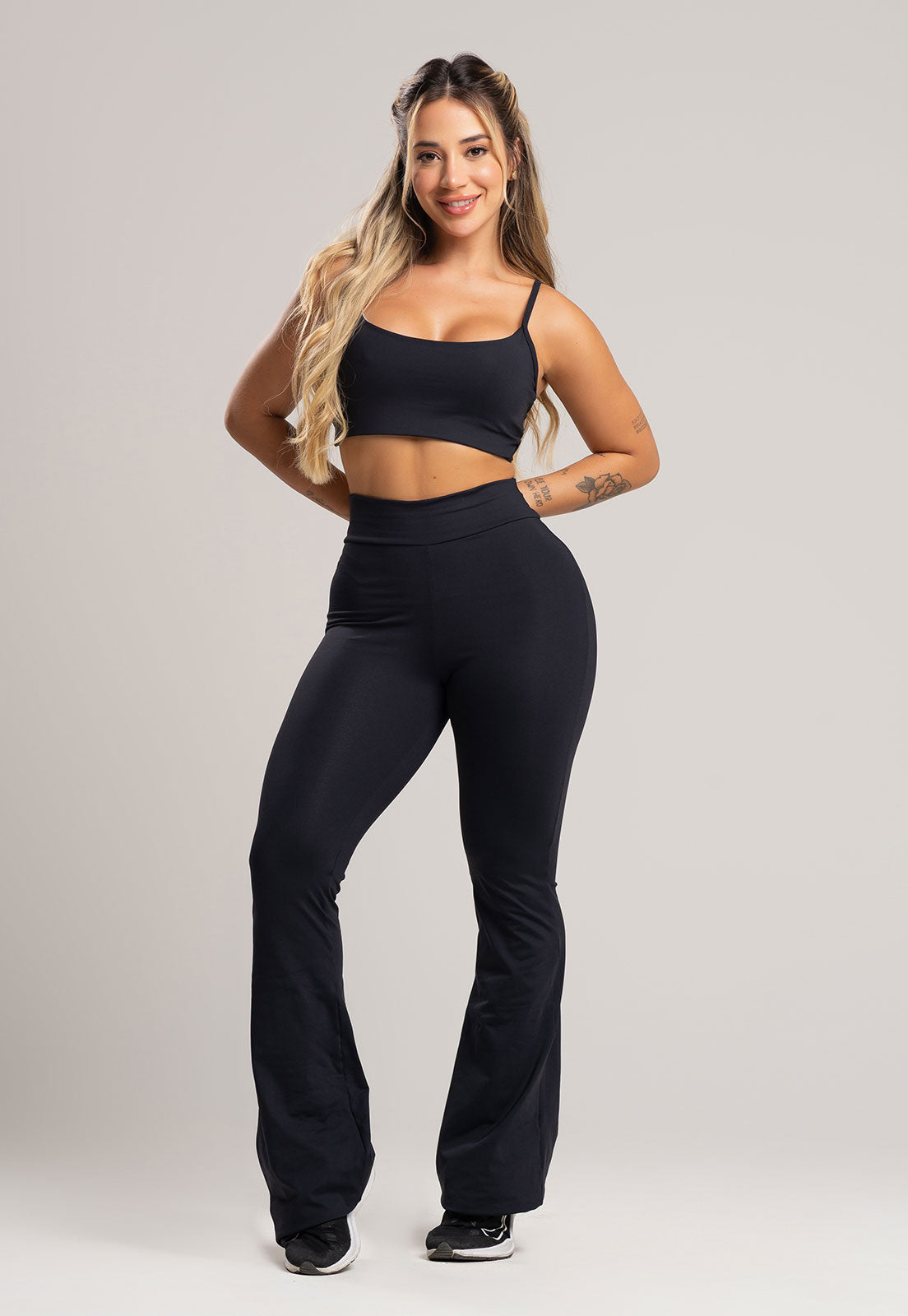 Calça Flare Pantalona Cintura Alta Poliamida Preto - MVB MODAS