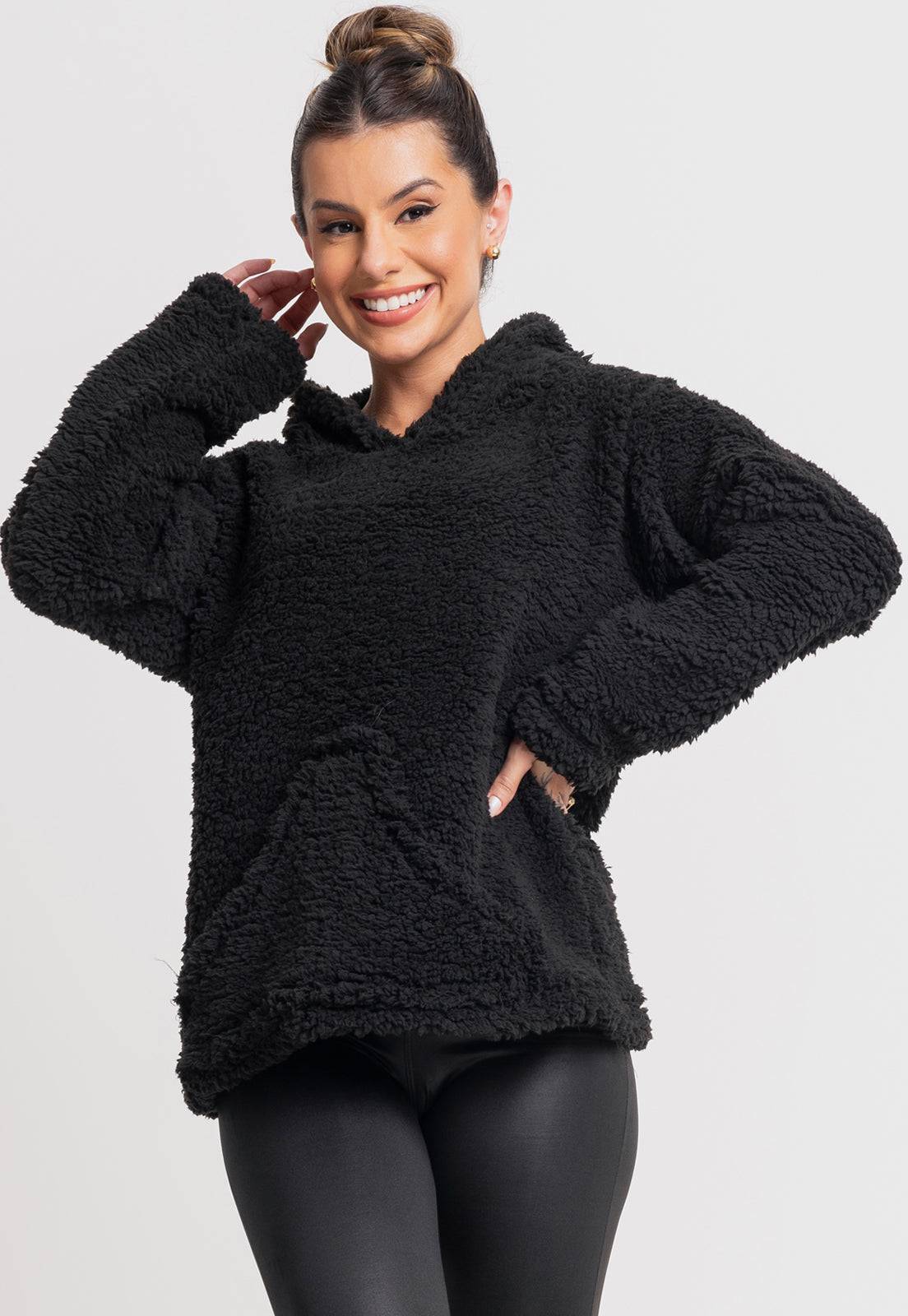 Casaco Com Capuz e Bolso Flanelado Teddy Preto - MVB MODAS