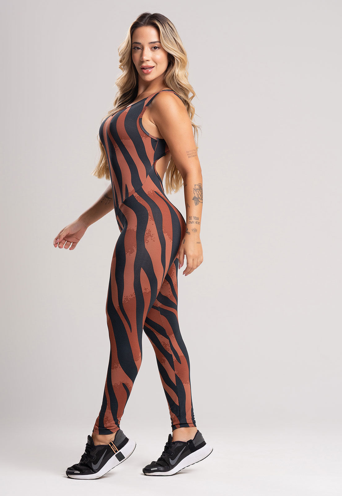 Macacão Longo Costa Nua Marrom - MVB MODAS