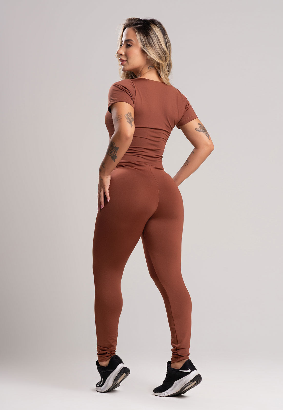 Macacão Longo Manga Curta Costa Fechada Marrom - MVB MODAS