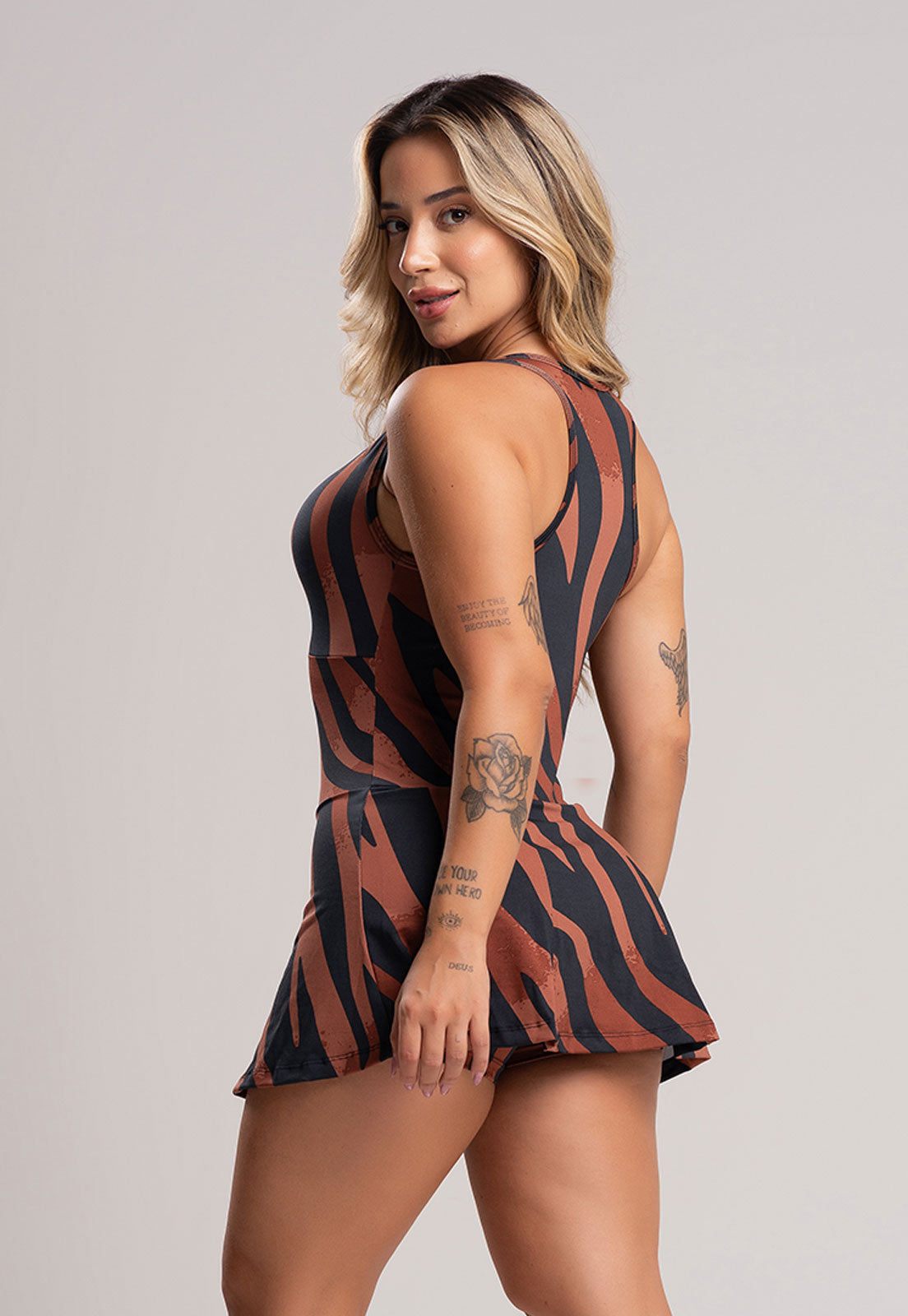 Macaquinho Vestido Curto Marrom - MVB MODAS