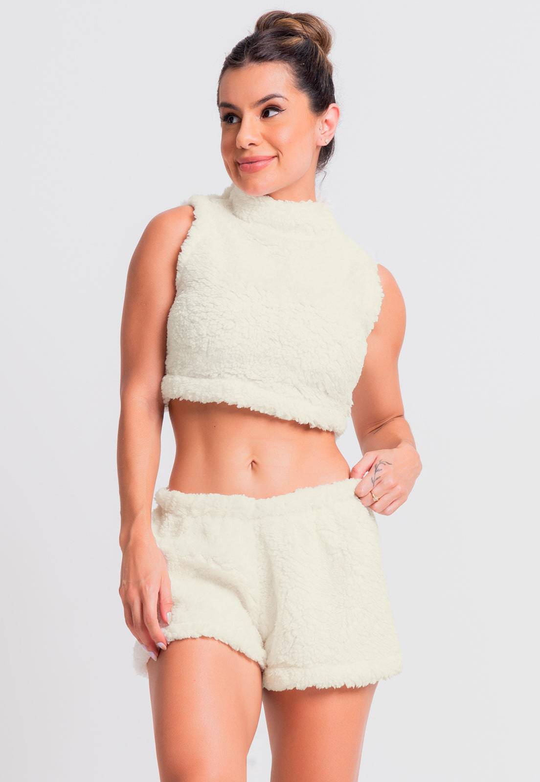 Pijama Flanelado Cropped e Short Teddy Preto - MVB MODAS