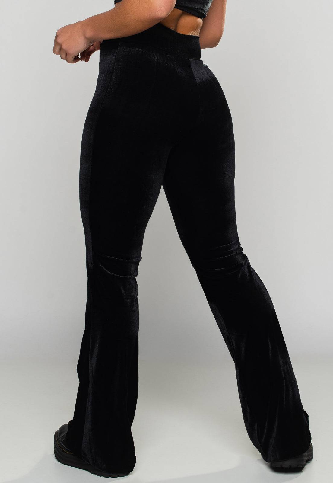 Calça Flare Pantalona Veludo Molhado Cintura Alta Preta - MVB MODAS