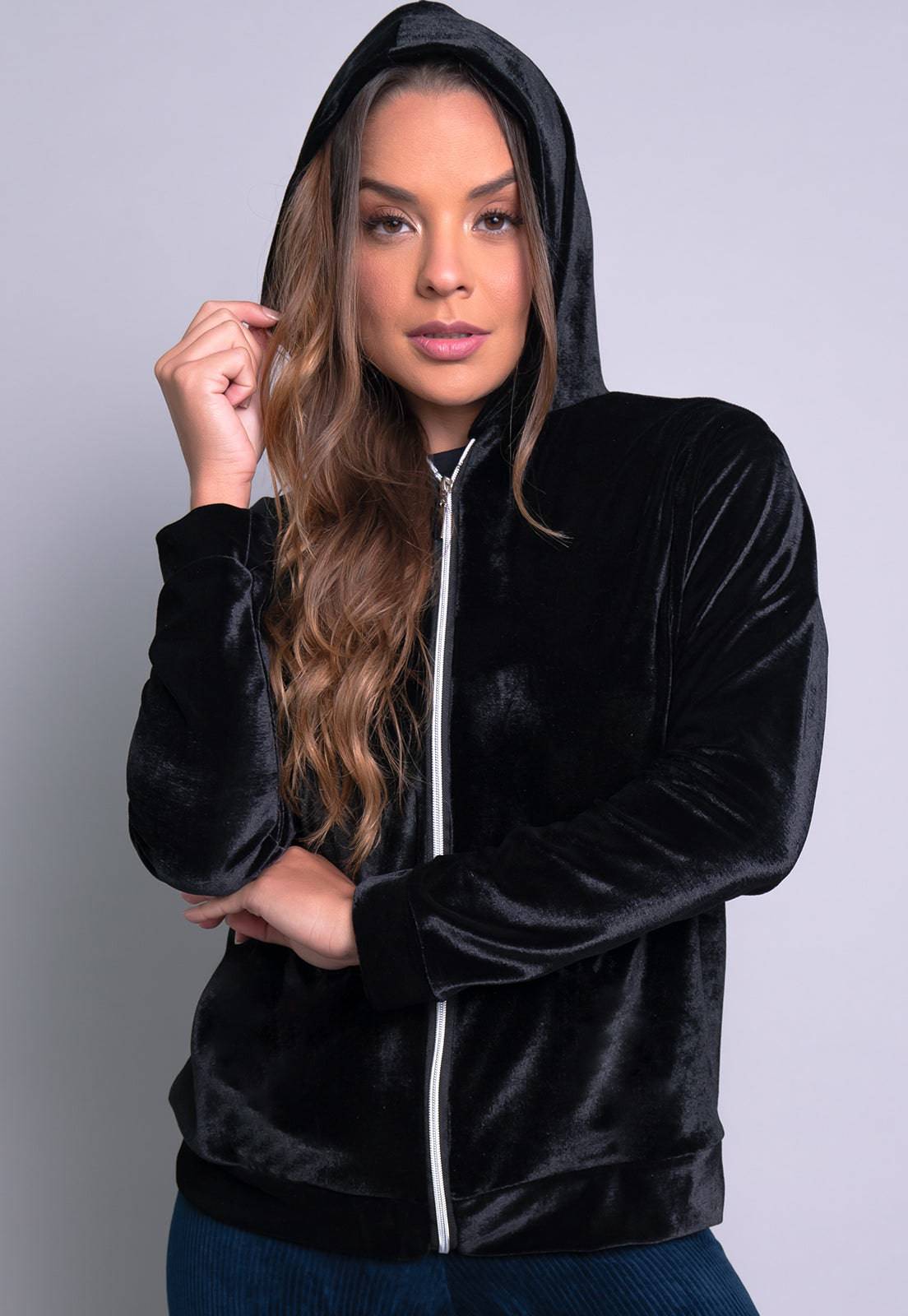 Casaco Inverno Veludo Molhado Capuz Preto - MVB MODAS