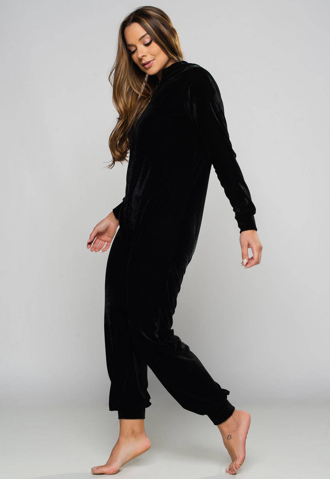 Macacão Longo Veludo Molhado Preto - MVB MODAS