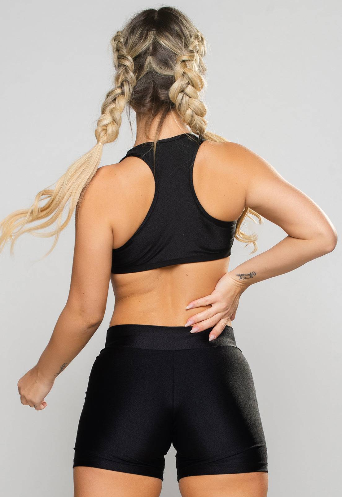 Short Curto Poliamida Brilhosa Preto - MVB MODAS