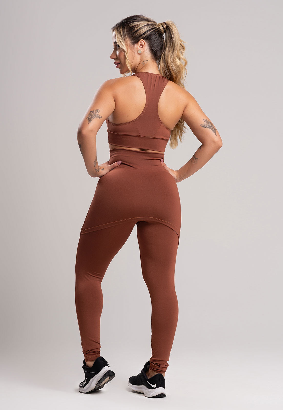 Calça Legging Suplex Saia Tapa Bumbum Marrom – MVB MODAS