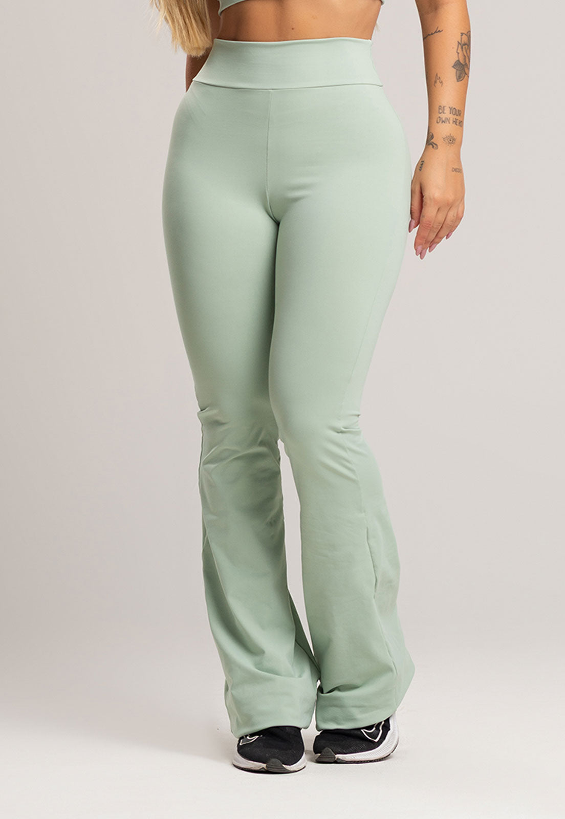 Calça Flare Pantalona Cintura Alta Poliamida Pistache – MVB MODAS
