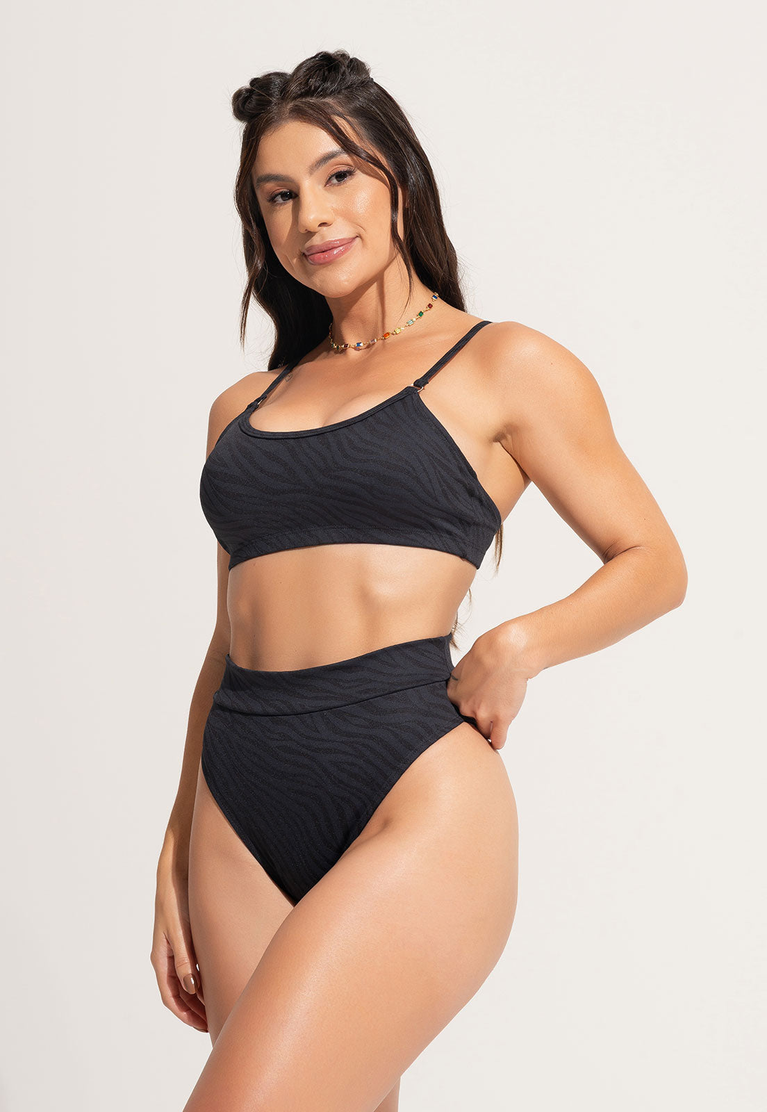 Biquíni Alcinha Bojo Hot Pants Fio Duplo Jacquard Preto – MVB MODAS